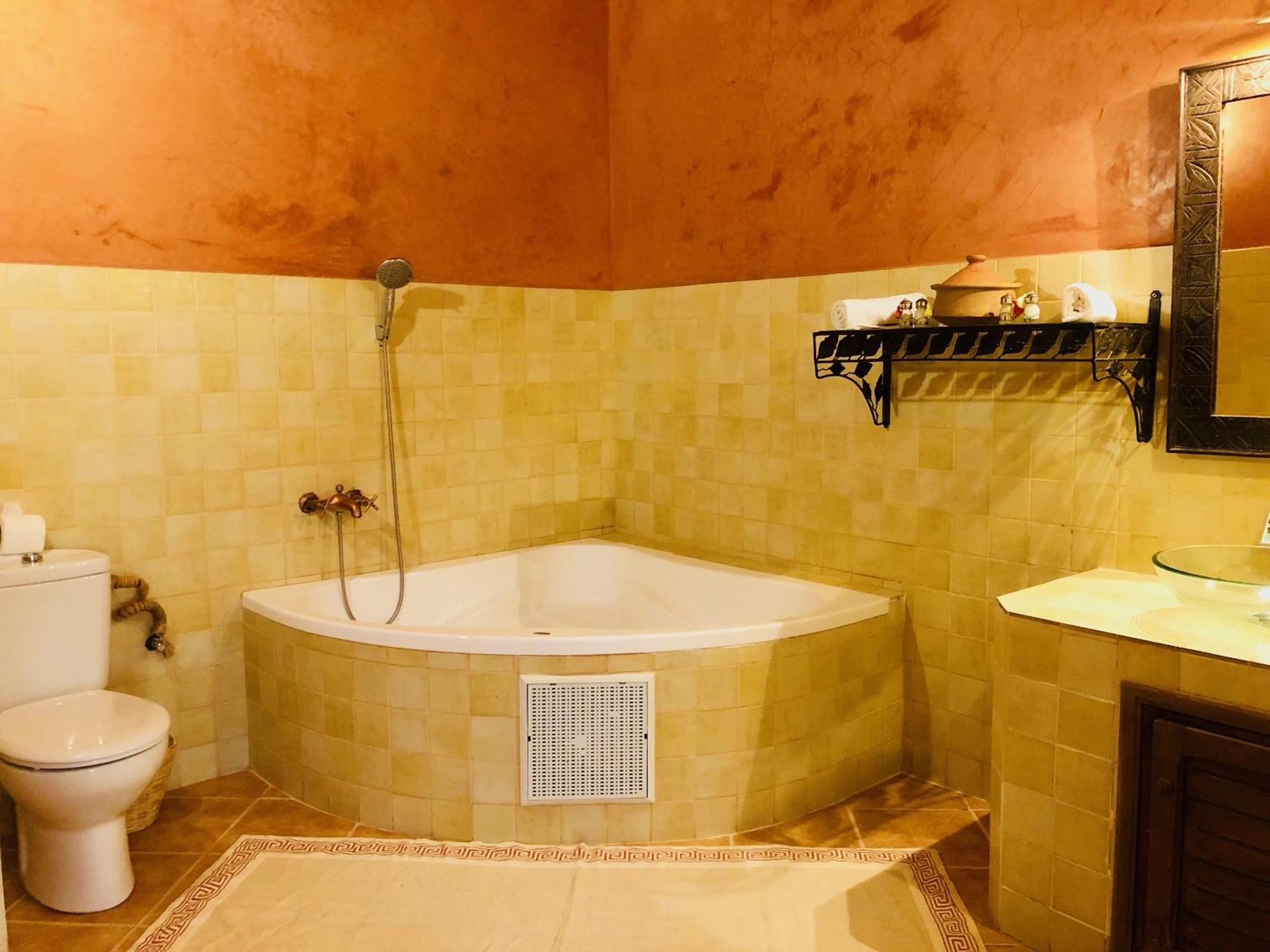 Kasbah Isfoula And Spa Aït Benhaddou Rom bilde